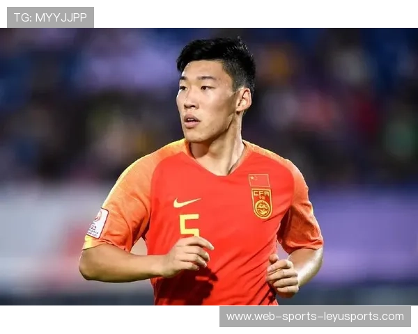 国家队战术体系逐步成型明确核心打法，国家队战斗姿势